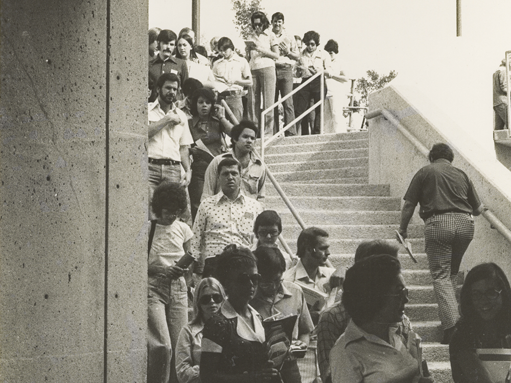 Students waiting in line to register for classes